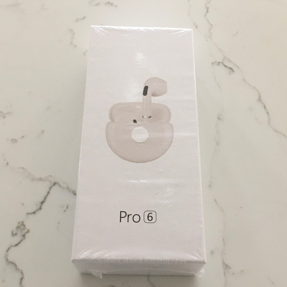 Pro 6 White Earbud Headphones